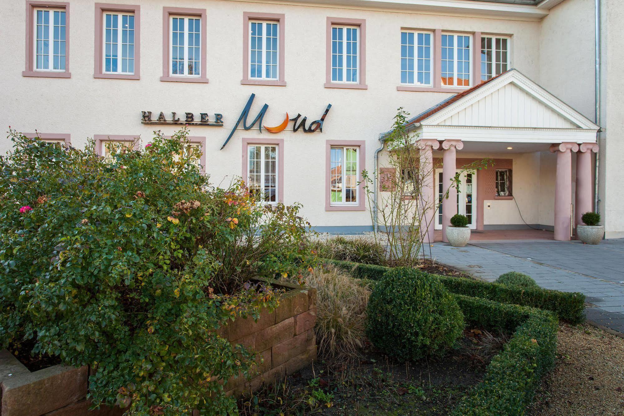 Halber Mond Hotel Heppenheim (Bergstrasse)